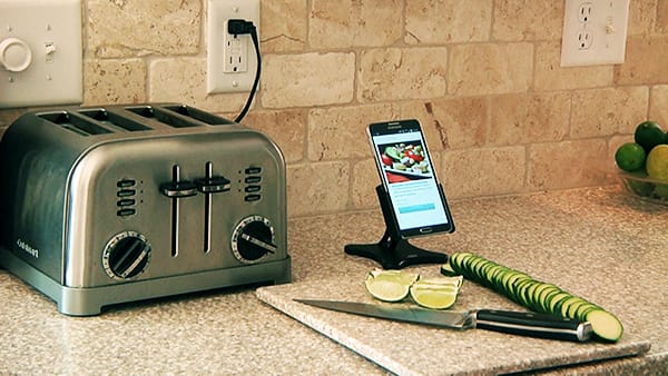 phone-stand-kitchen-desktop-tabletop