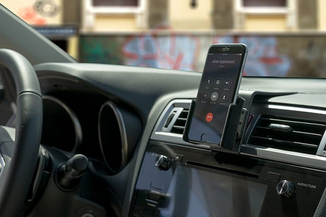 iphone-se-car-phone-mount-phone-holder